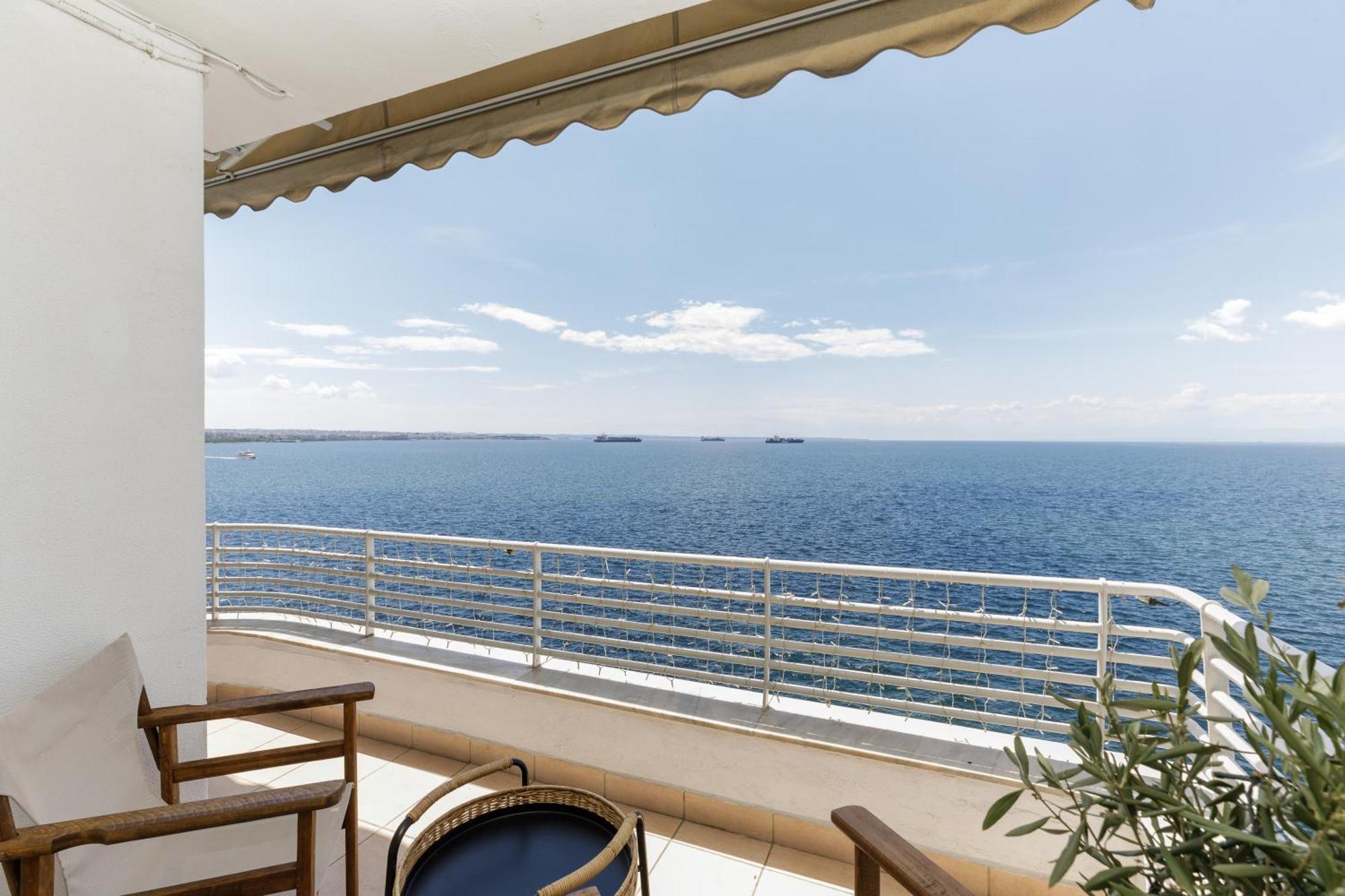 Infinity & Beyond By Halu! - Seafront Apartments Thessaloníki Exteriör bild